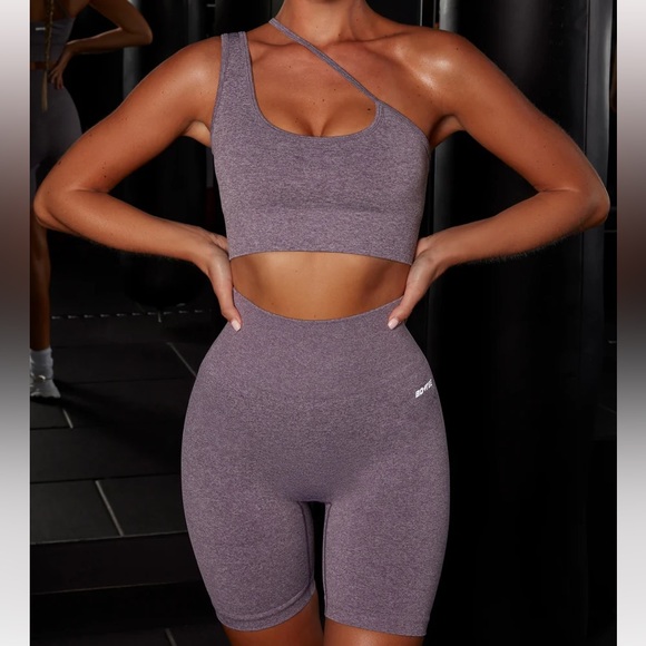 Bo + Tee asymmetric sports bra and shorts in cream - Picture 2 of 3